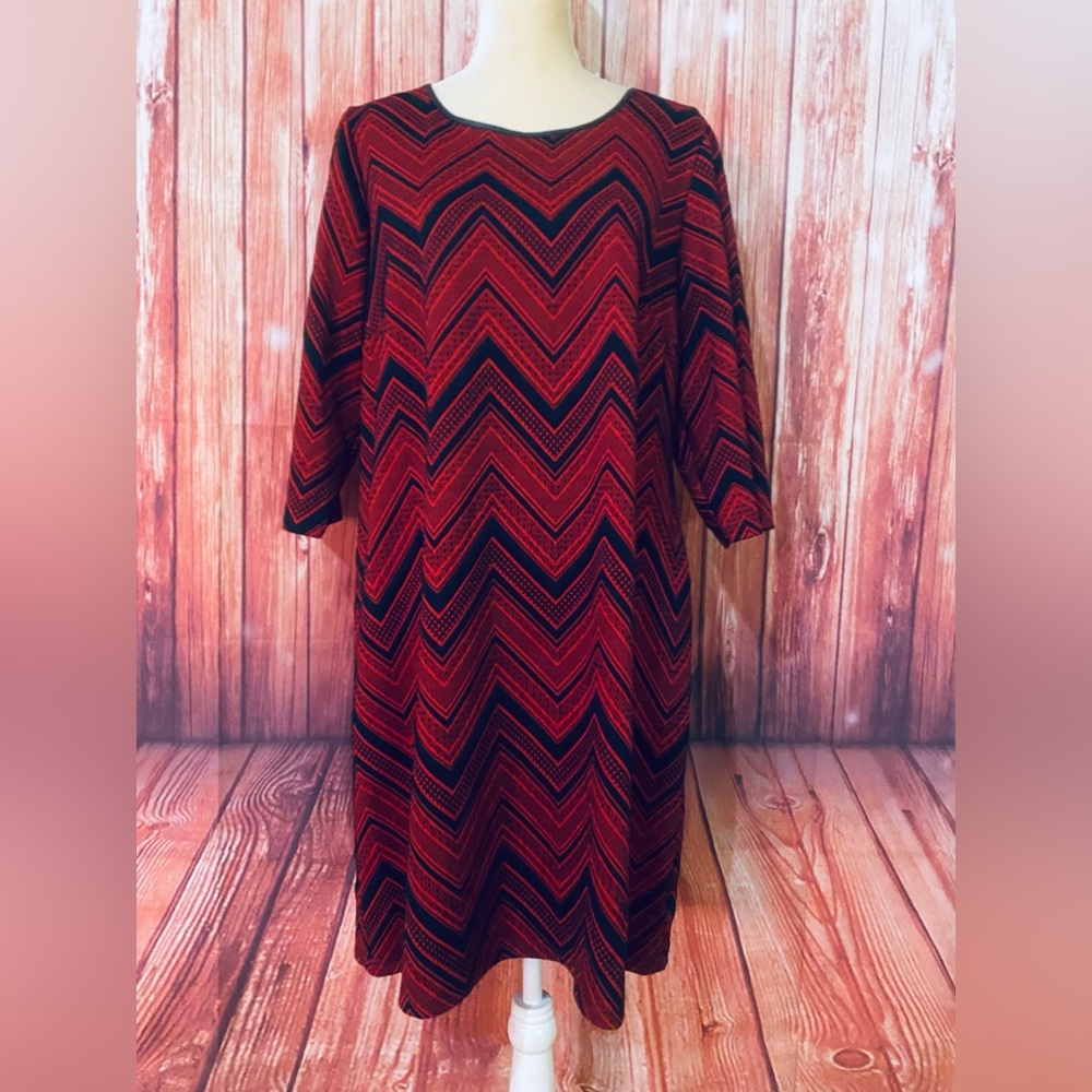 Women’s 0X Dress Catherine’s Red Black Striped 3/4 Sleeves Knit Soft Zip Back